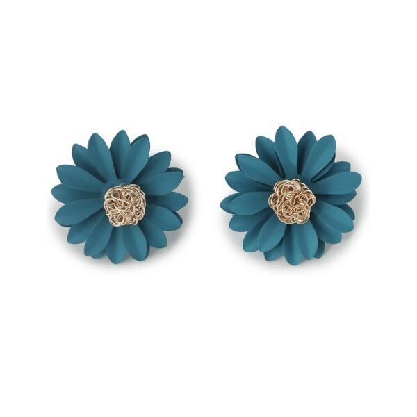 earrings_square_1x1 Petal Daisy Stud Earrings